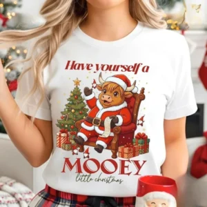 Mooey Christmas Highland Cow Men Women Cotton T-Shirt Funny Christmas Holiday Winter Tee for Women Farm Xmas Gift Women Clothing