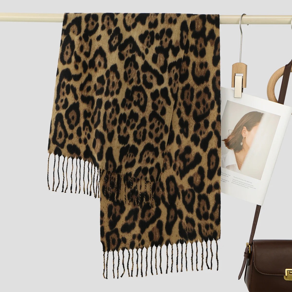 Women Leopard Print Cashmere Scarf Shawl Wrap Elegant Versatile Warm Scarf Suitable For Daily Use Winter Neck Warmer 180*30cm