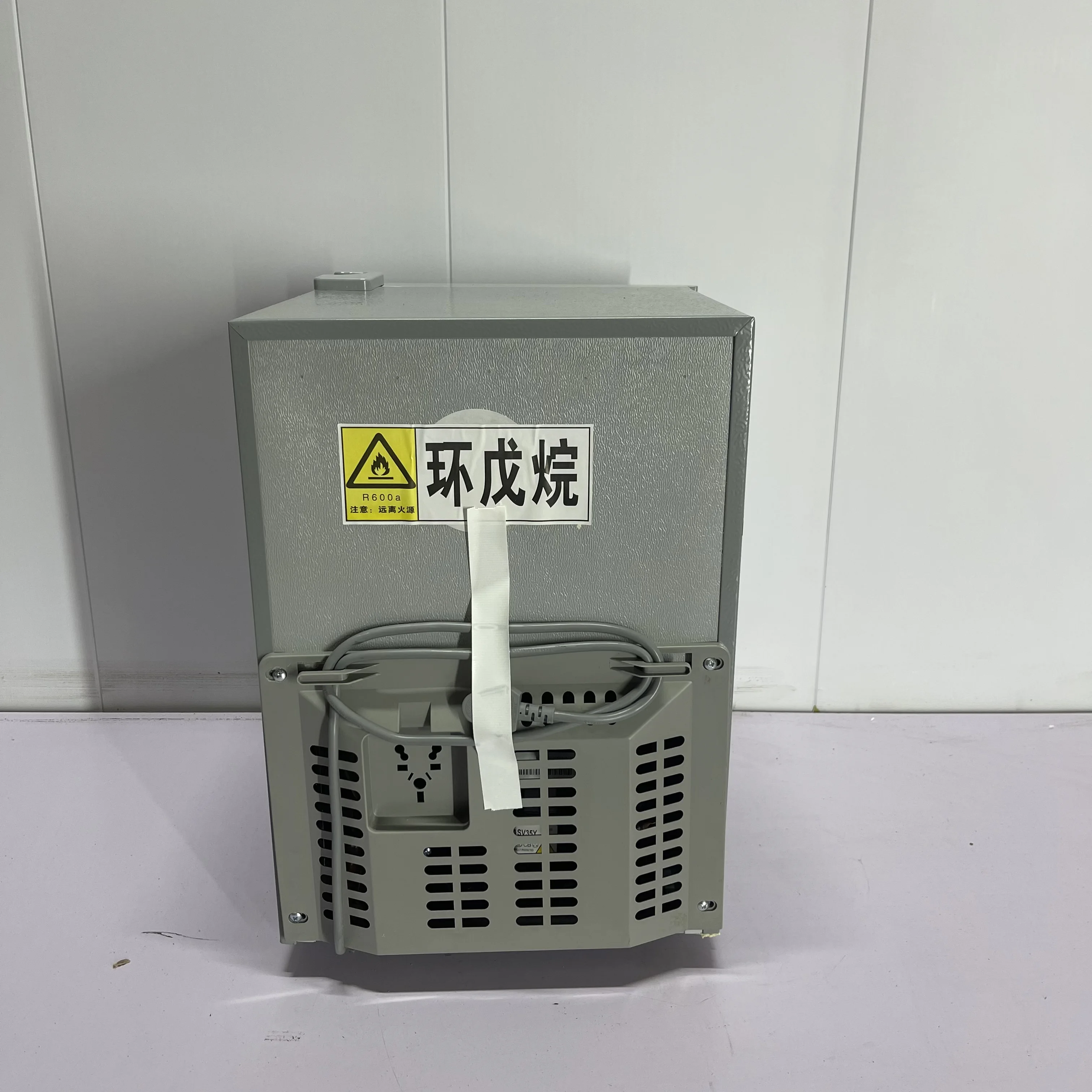 kf-Sd678537c35f549b181d4bfe66c6f4bcba